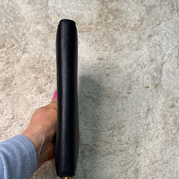 Tory Burch Black Pebbled Leather Britten Zip Wallet - Picture 6 of 11